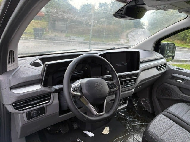 Sort VW Transporter fra 2025