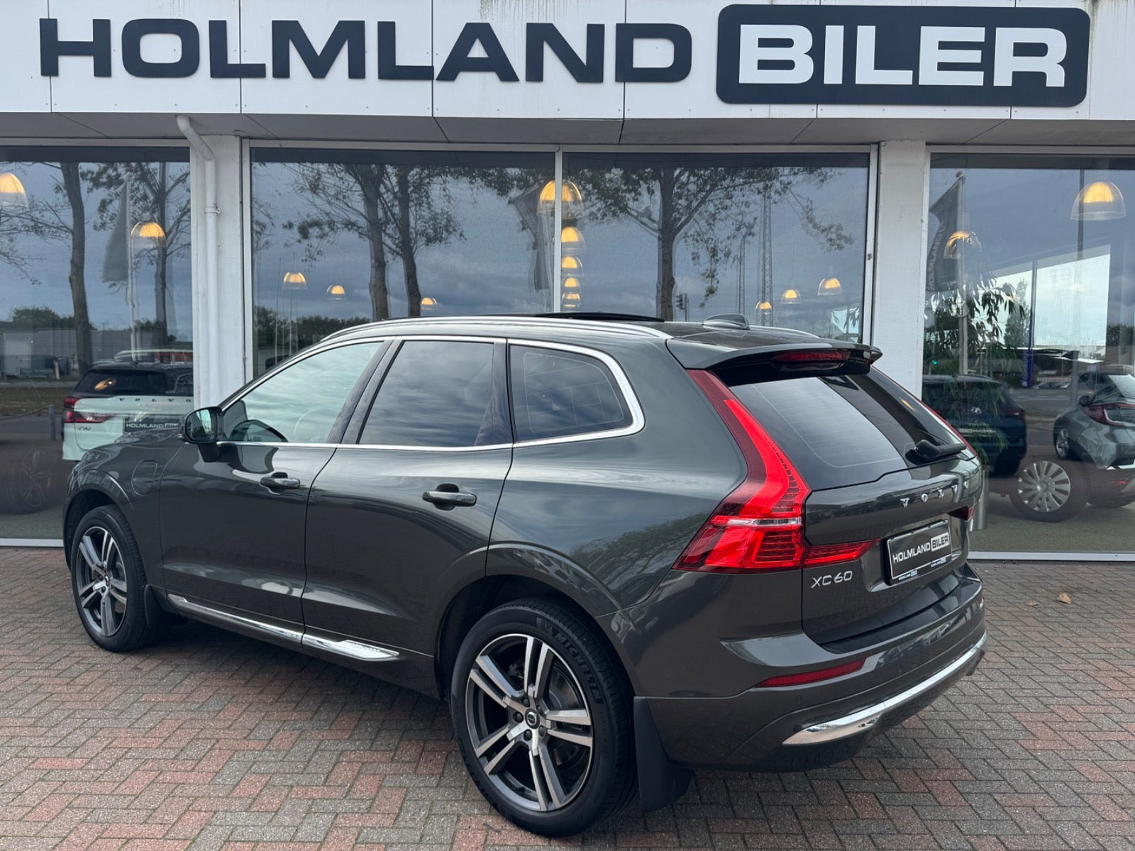 Grøn Volvo XC60 fra 2022