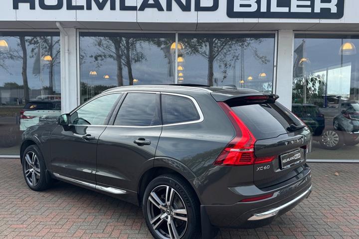 Grøn Volvo XC60 fra 2022
