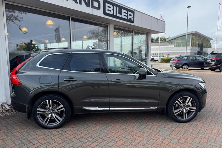Grøn Volvo XC60 fra 2022