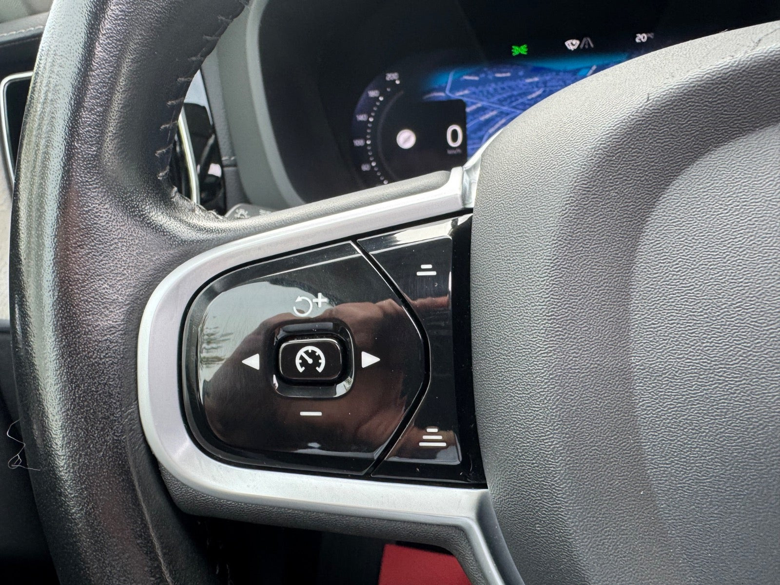 Grøn Volvo XC60 fra 2022