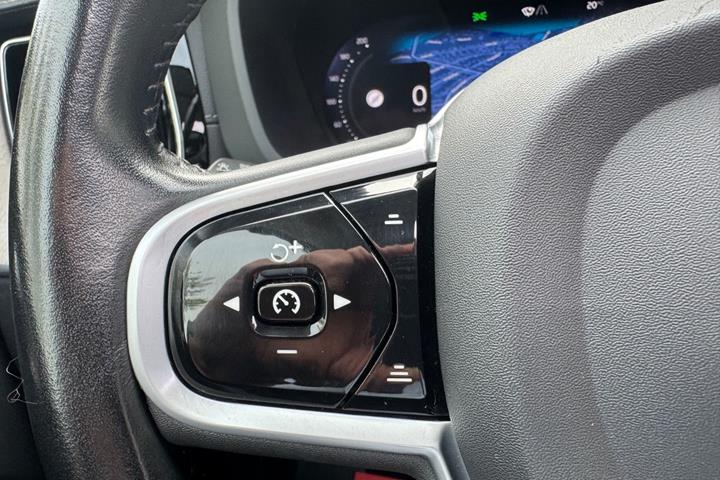 Grøn Volvo XC60 fra 2022