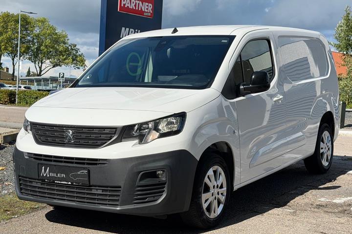 Hvid Peugeot Partner fra 2021