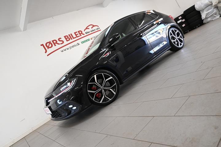 Sort VW Polo fra 2023