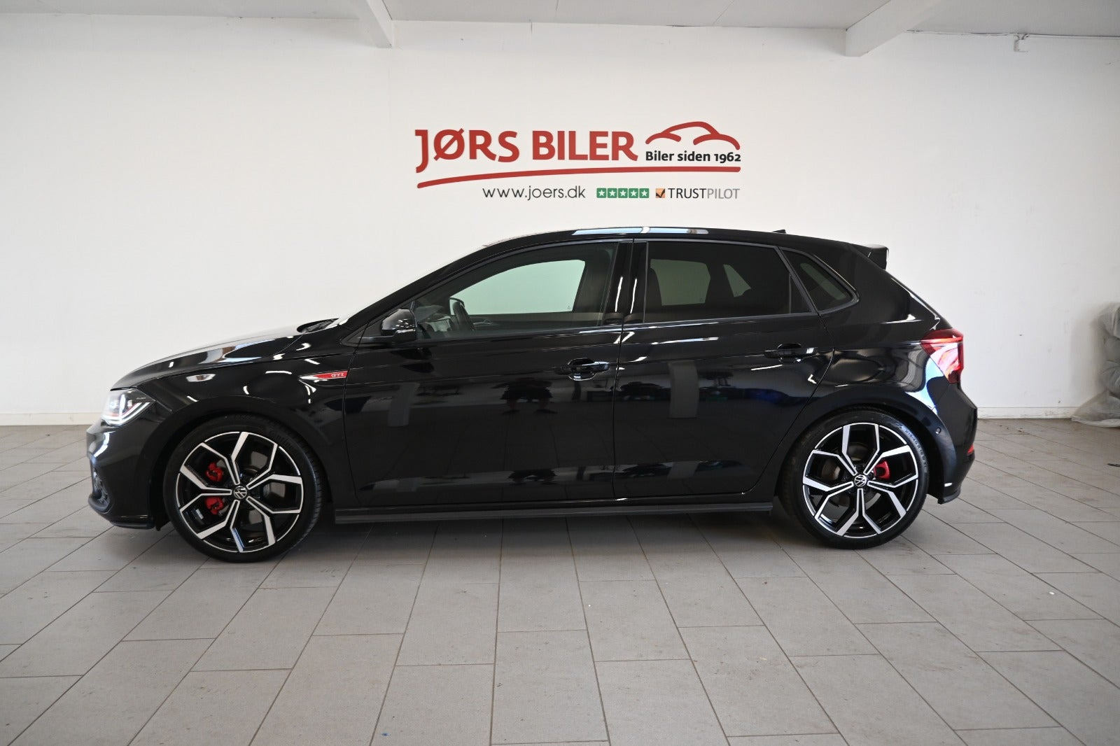 Sort VW Polo fra 2023