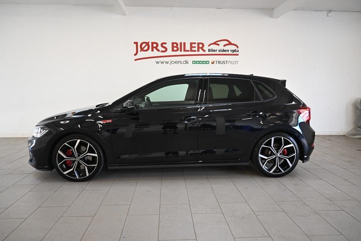 Sort VW Polo fra 2023