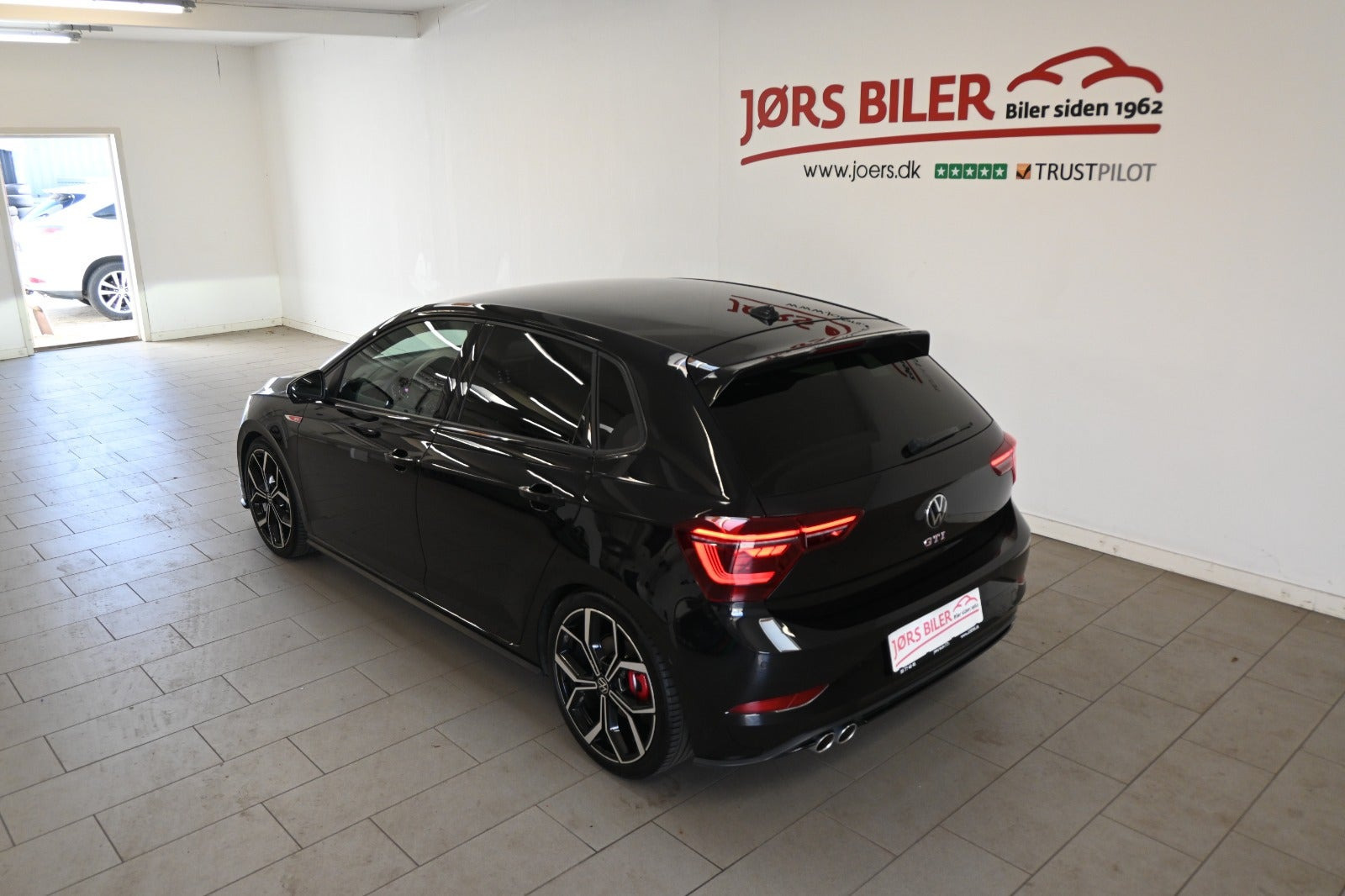 Sort VW Polo fra 2023