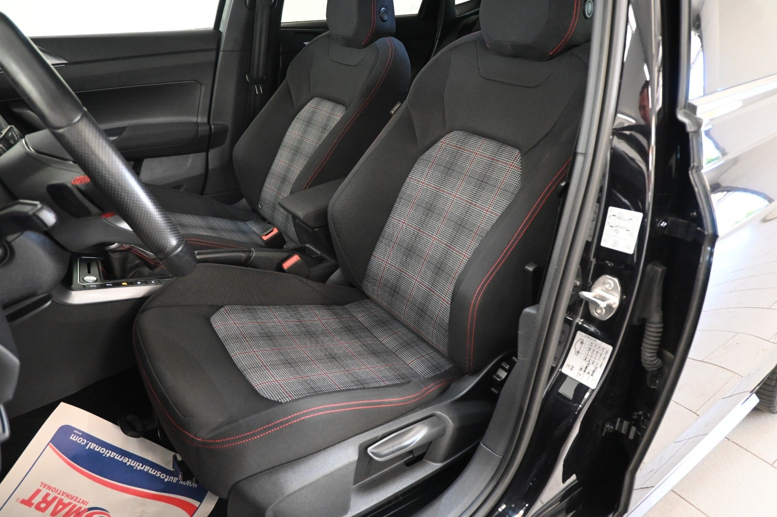 Sort VW Polo fra 2023