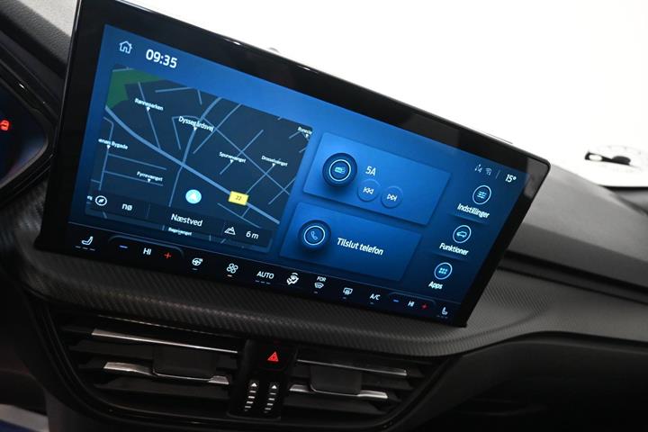 Grøn Ford Kuga fra 2025