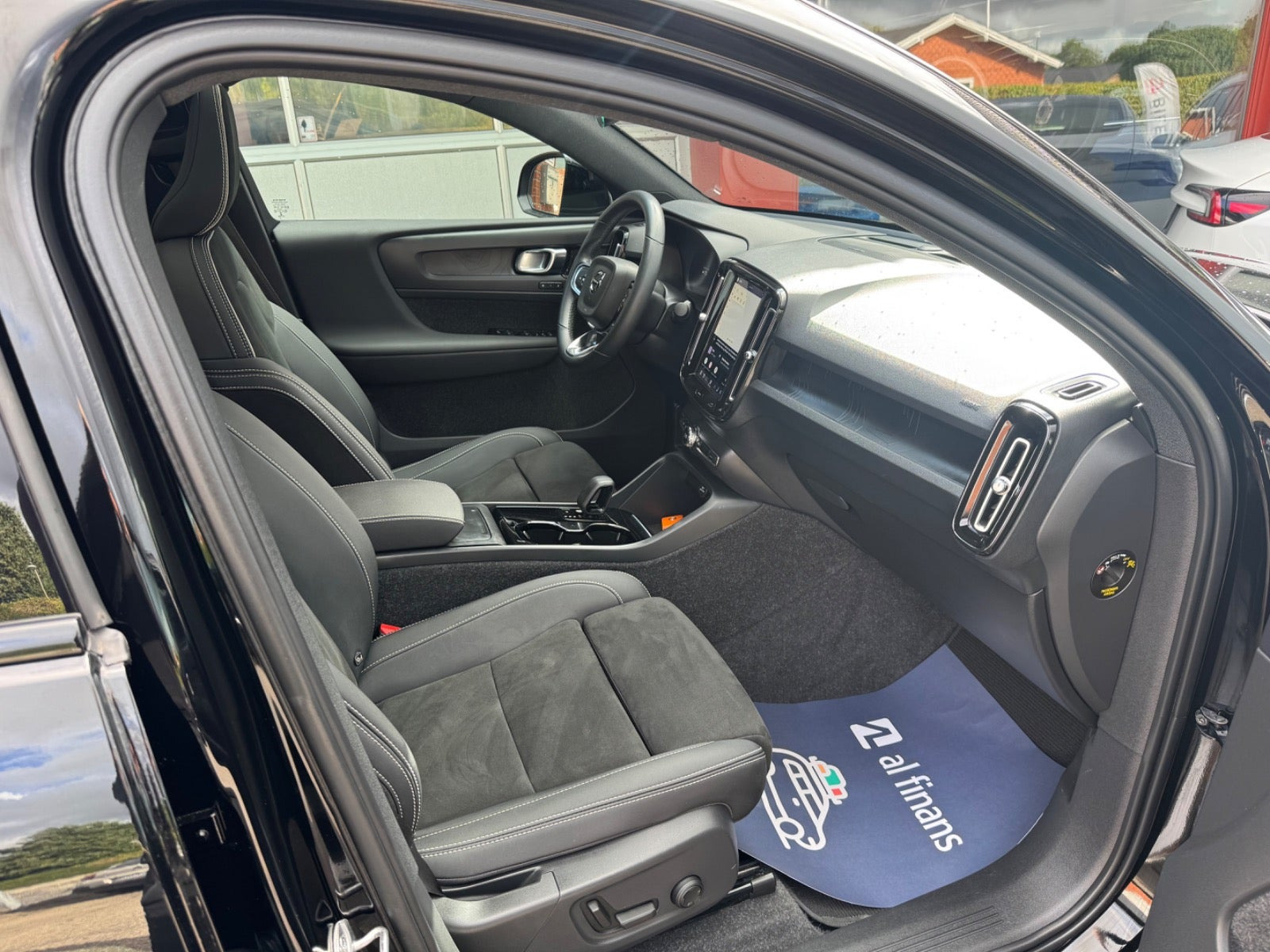 Sort Volvo C40 fra 2021