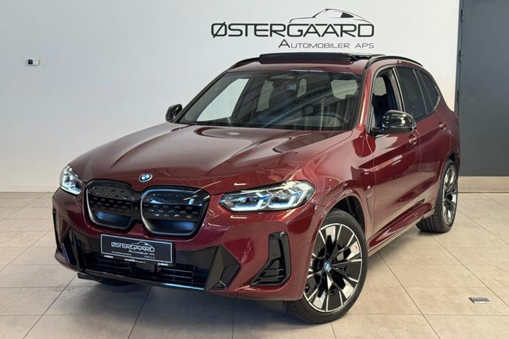 Rød BMW iX3 fra 2023