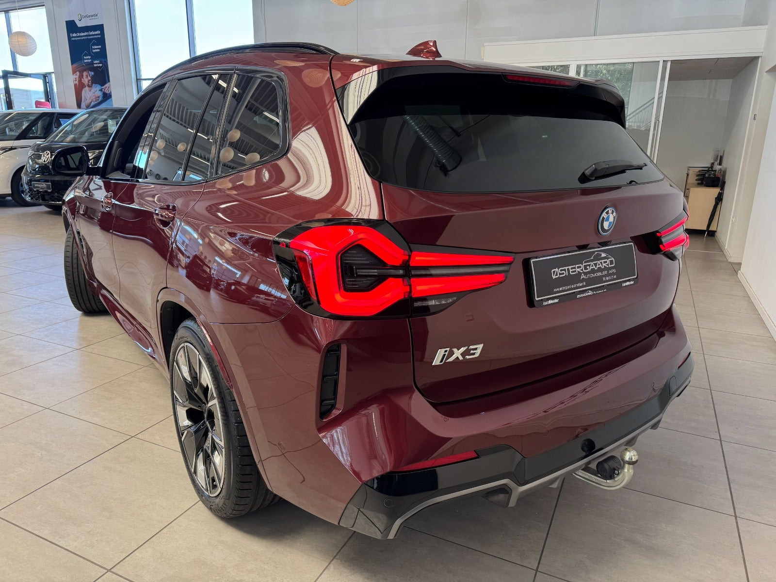 Rød BMW iX3 fra 2023