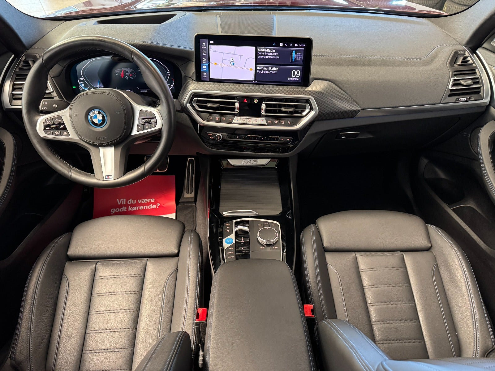 Rød BMW iX3 fra 2023