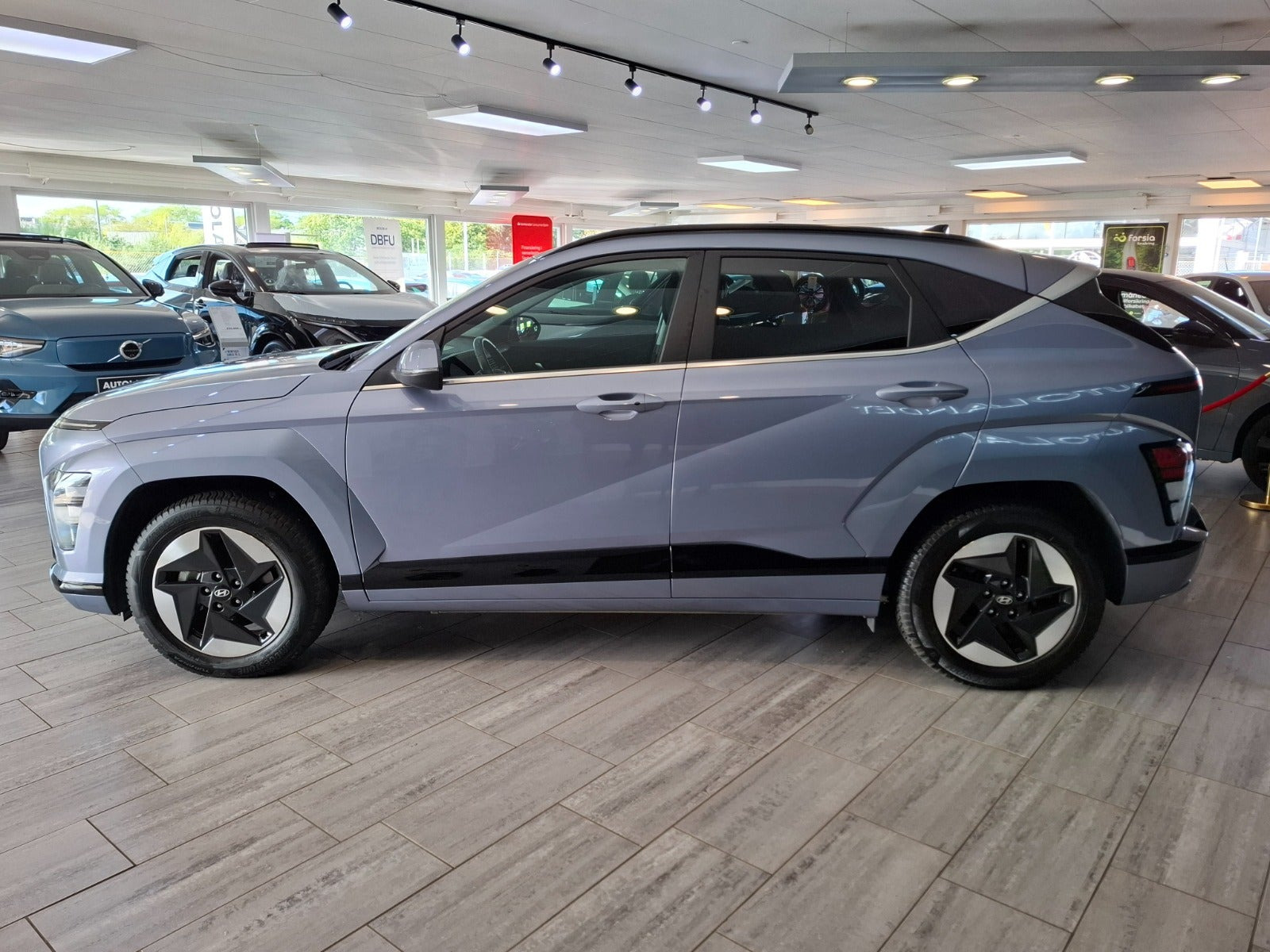 Blå Hyundai Kona fra 2024