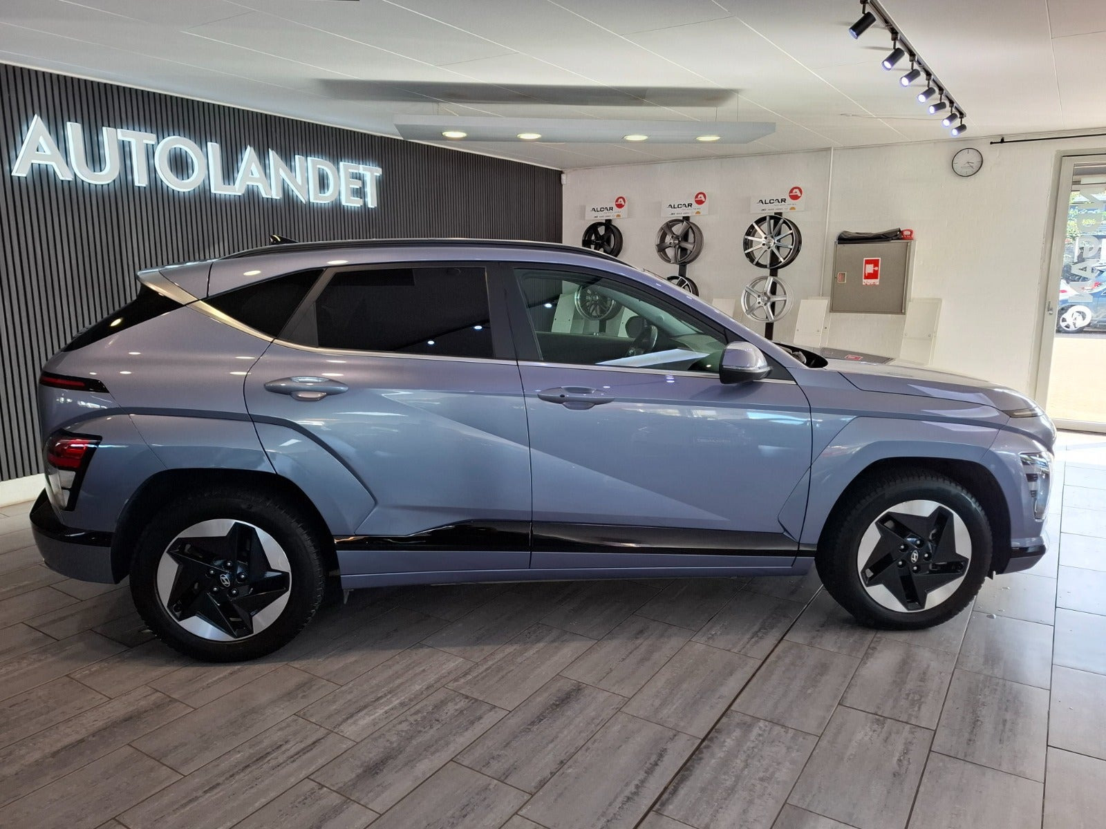 Blå Hyundai Kona fra 2024