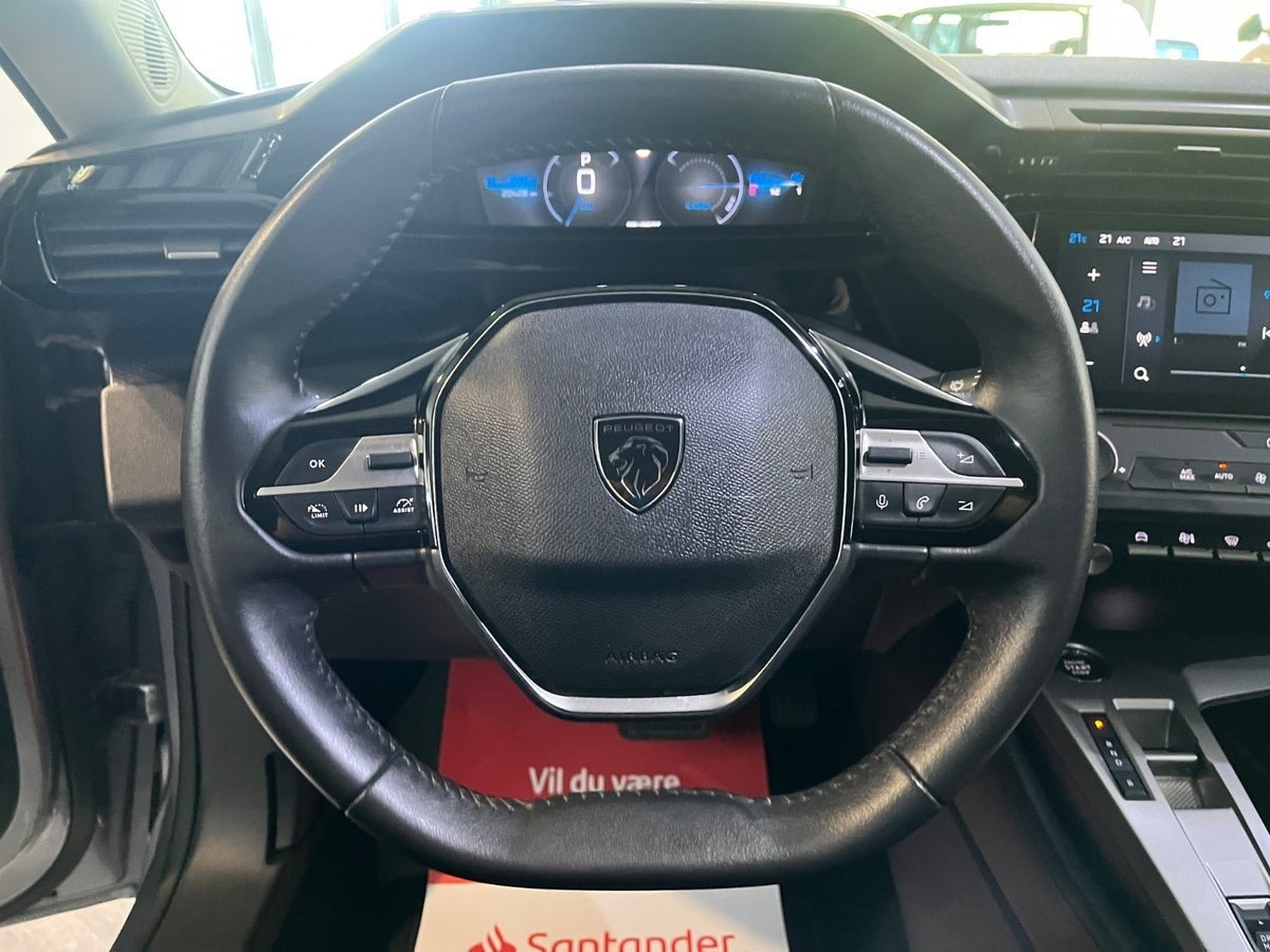 Grå Peugeot E-308 fra 2025