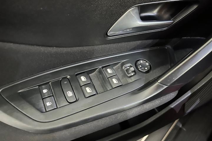 Grå Peugeot E-308 fra 2025