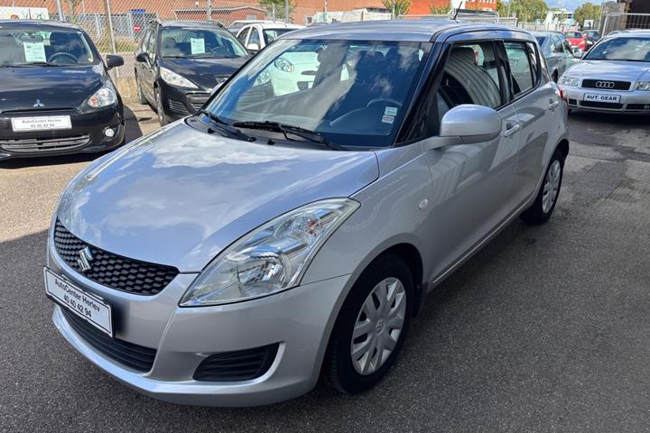 Sølv Suzuki Swift fra 2012