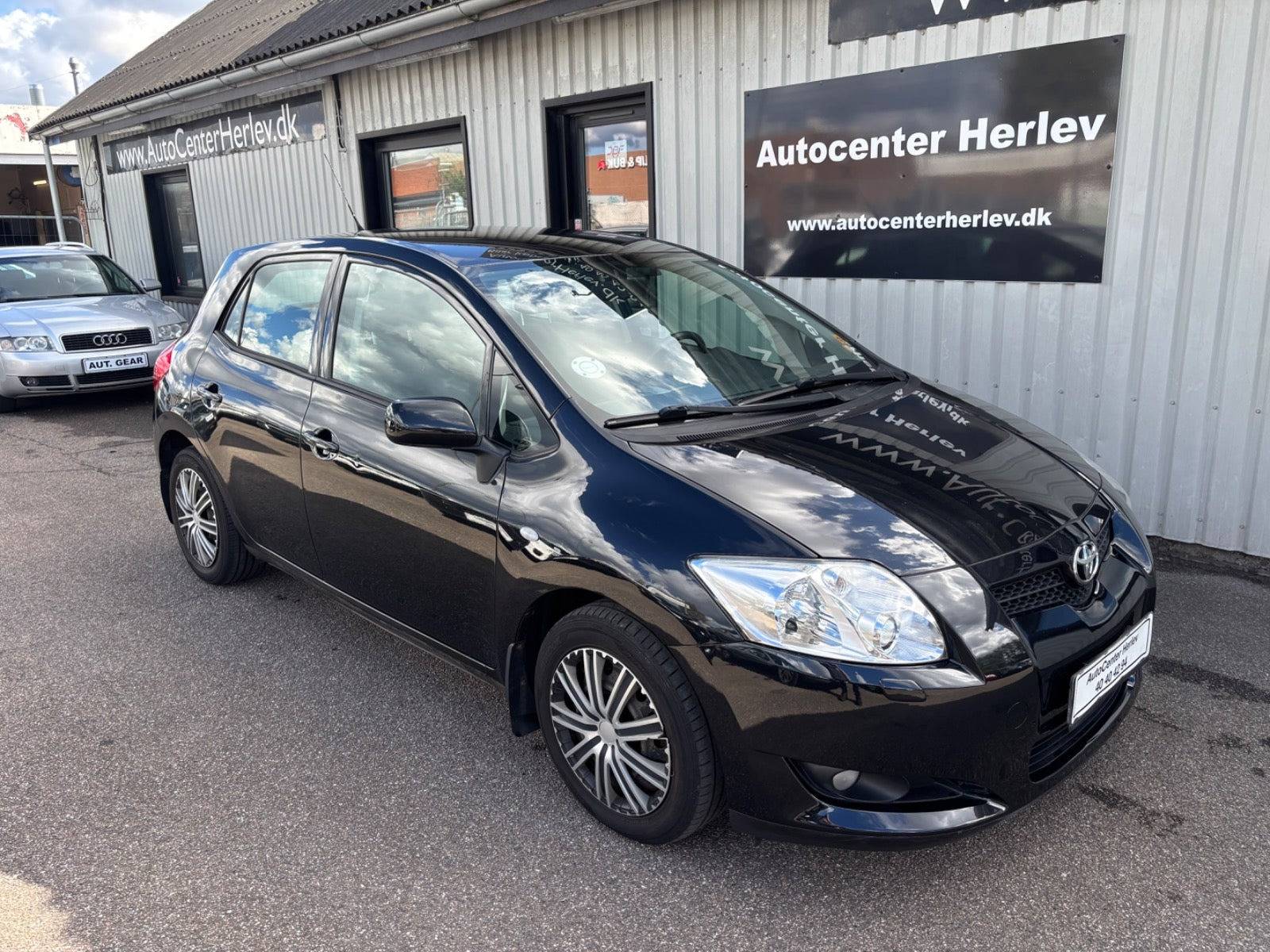 Sort Toyota Auris fra 2009