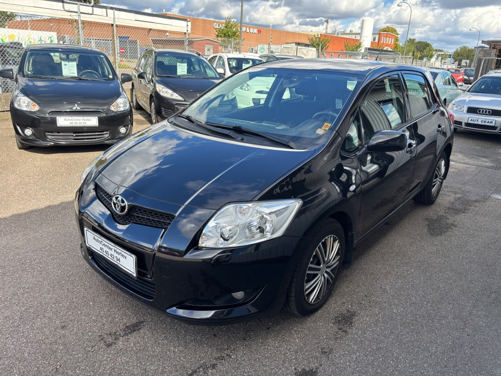 Sort Toyota Auris fra 2009