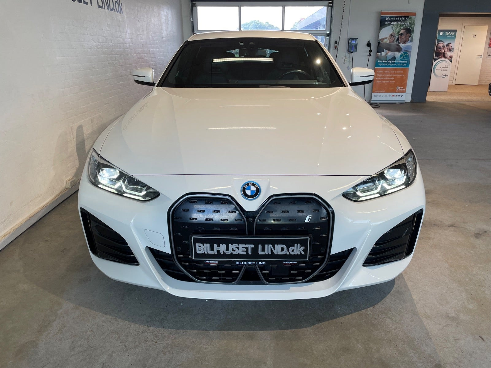 Hvid BMW i4 fra 2024