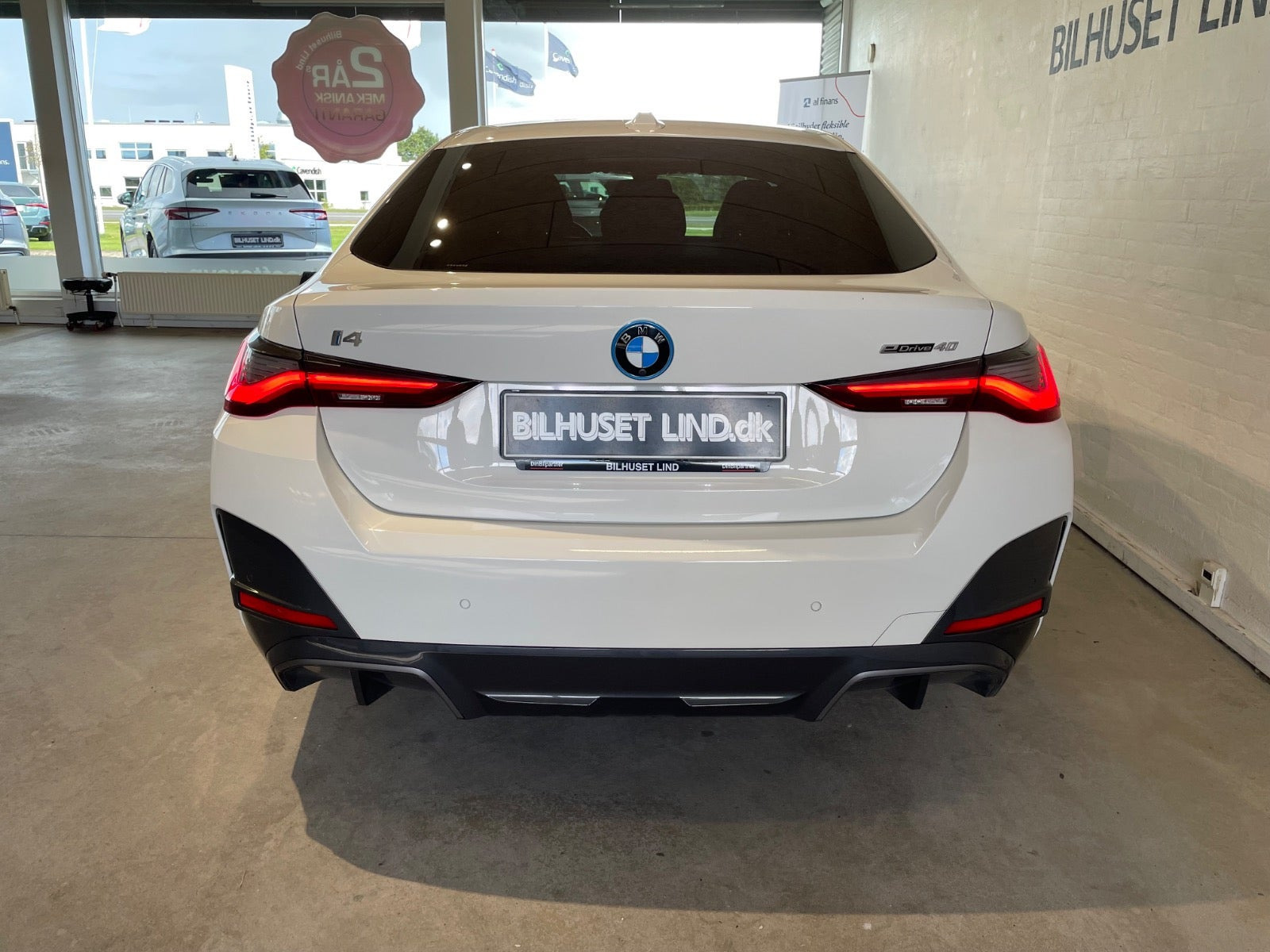 Hvid BMW i4 fra 2024