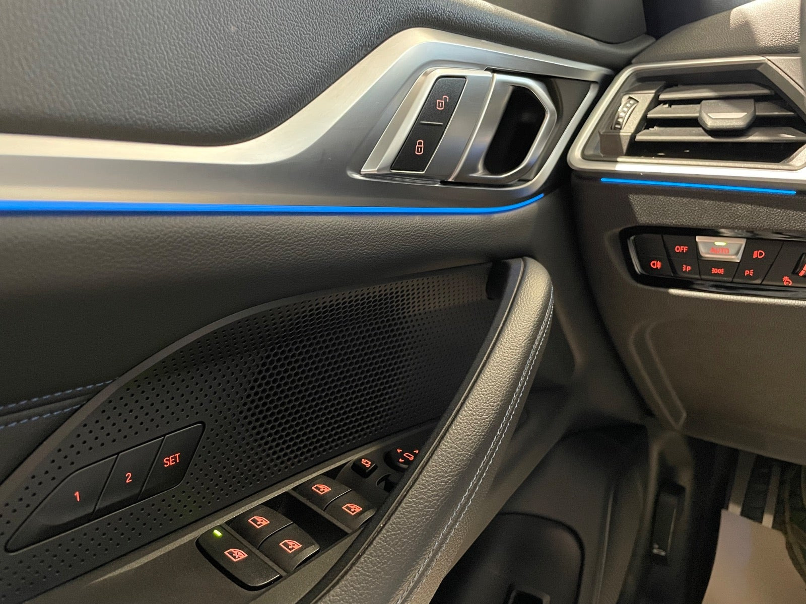 Hvid BMW i4 fra 2024