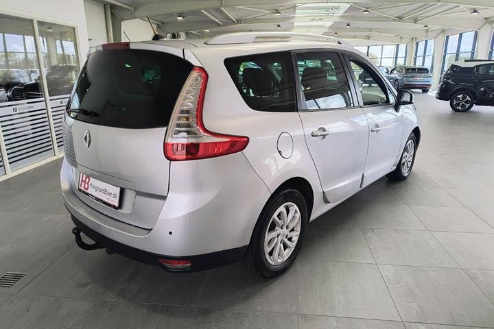 Sølv Renault Grand Scenic III fra 2015