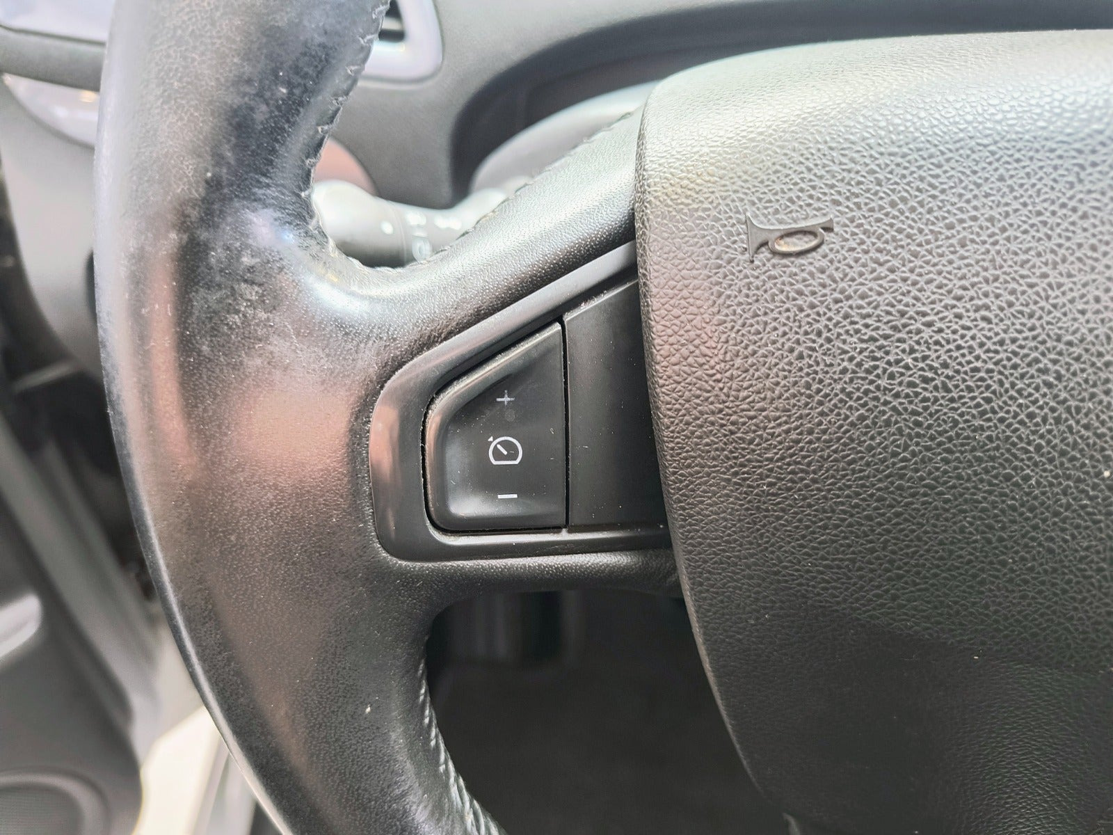 Sølv Renault Grand Scenic III fra 2015