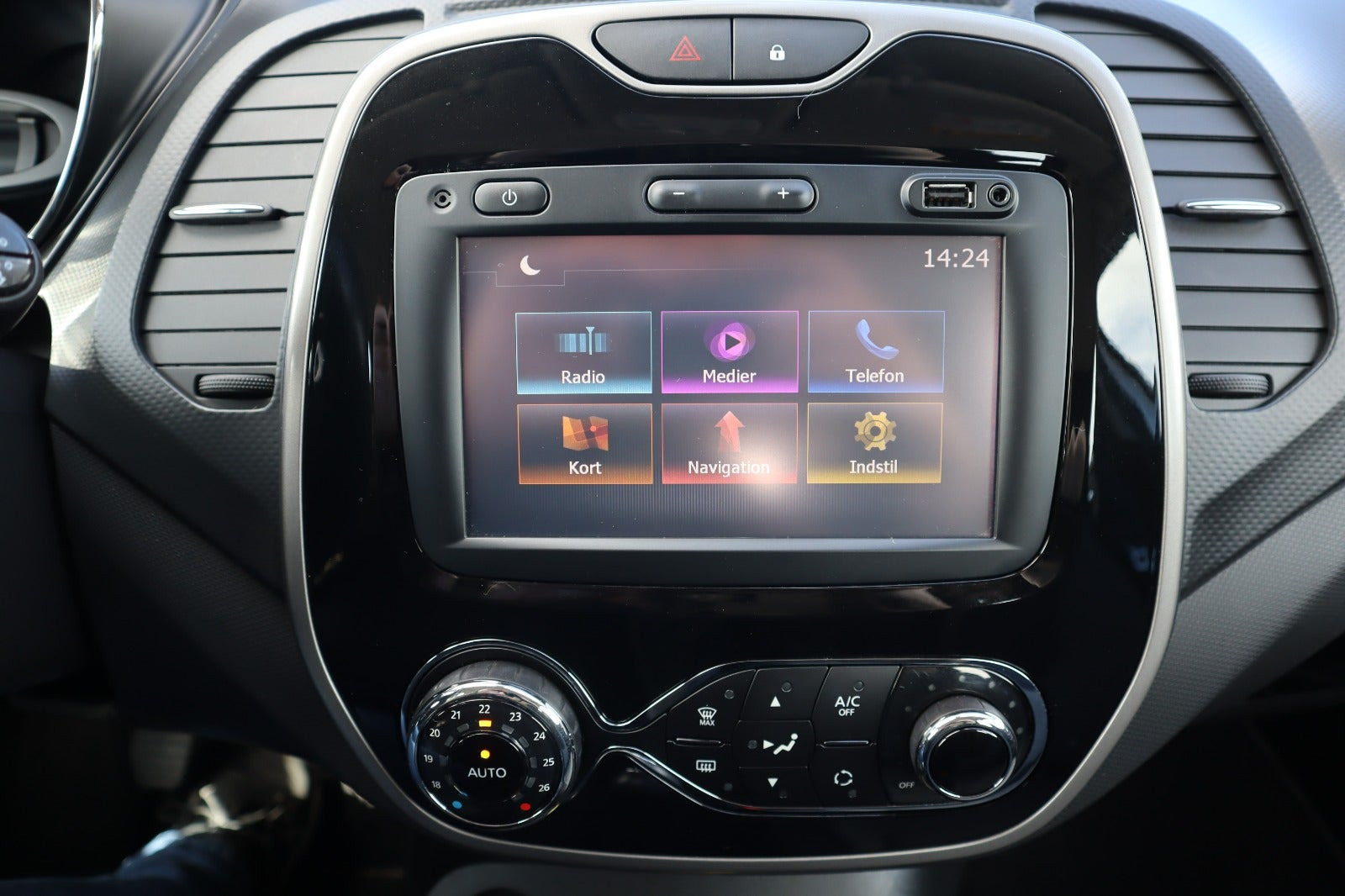Sølv Renault Captur fra 2016
