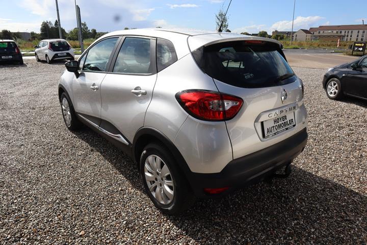 Sølv Renault Captur fra 2016
