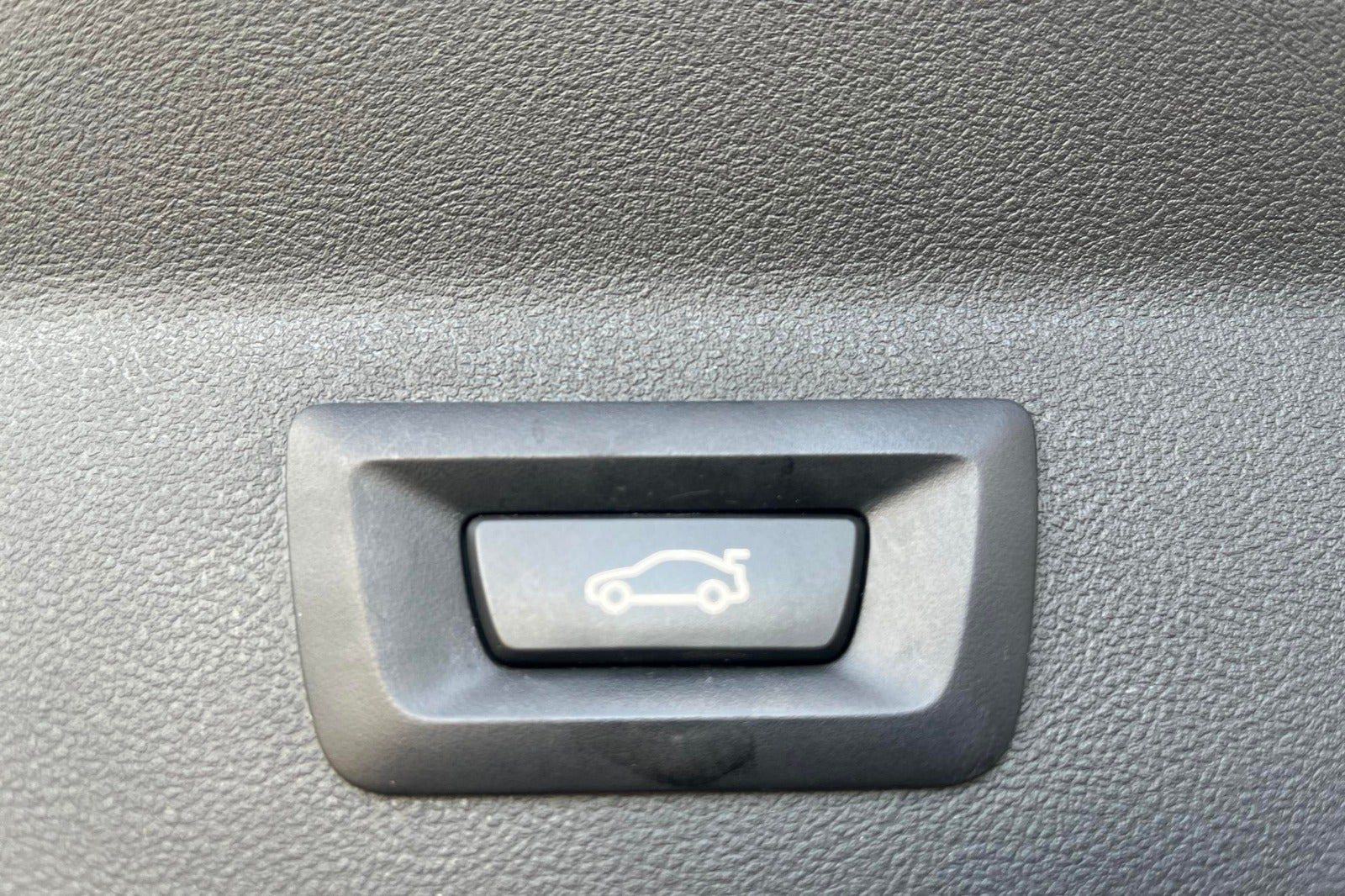 Grå BMW iX3 fra 2023