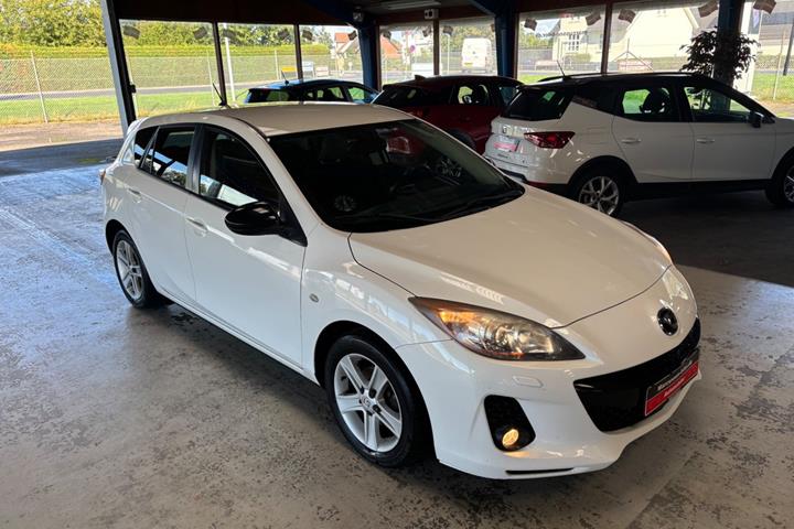 Hvid Mazda 3 fra 2012