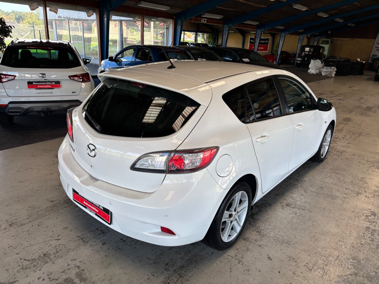 Hvid Mazda 3 fra 2012