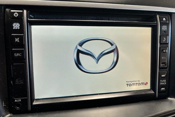 Hvid Mazda 3 fra 2012