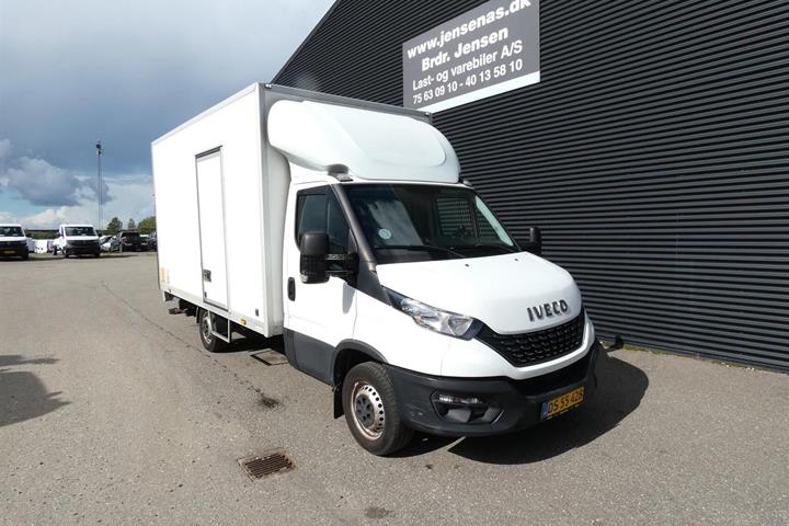 Hvid Iveco Daily fra 2020
