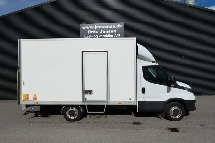 Hvid Iveco Daily fra 2020