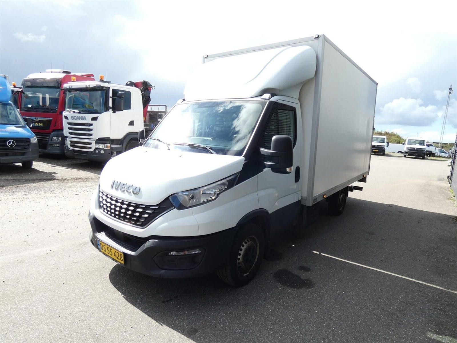Hvid Iveco Daily fra 2020