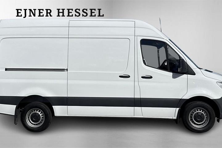 Hvid Mercedes Sprinter 317 fra 2022