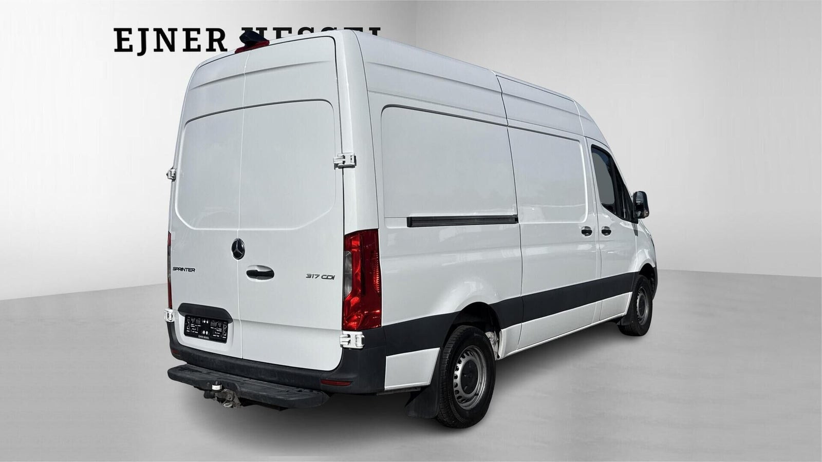 Hvid Mercedes Sprinter 317 fra 2022