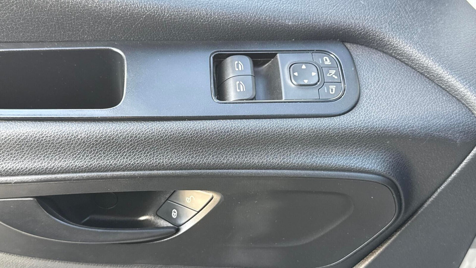 Hvid Mercedes Sprinter 317 fra 2022