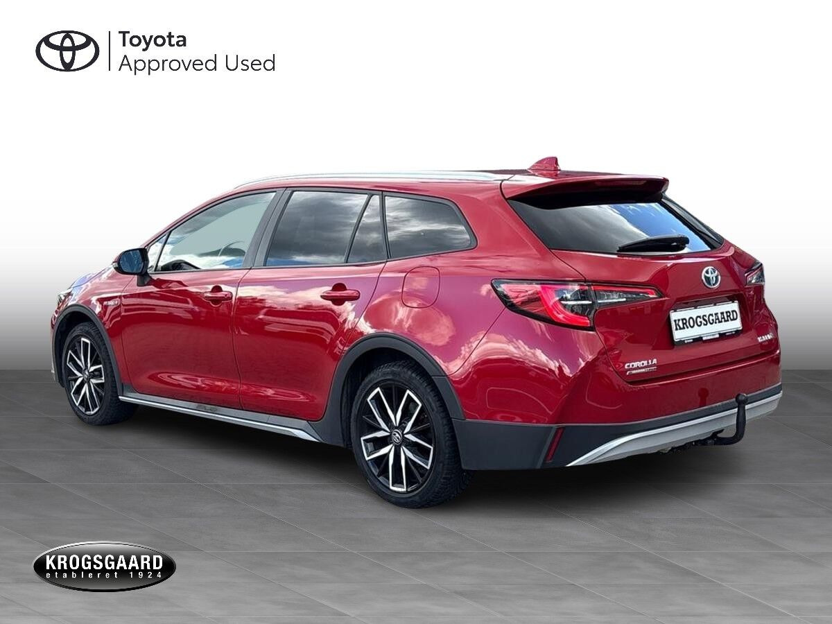 Rød Toyota Corolla fra 2020