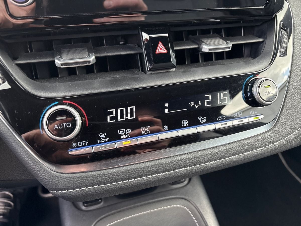 Rød Toyota Corolla fra 2020