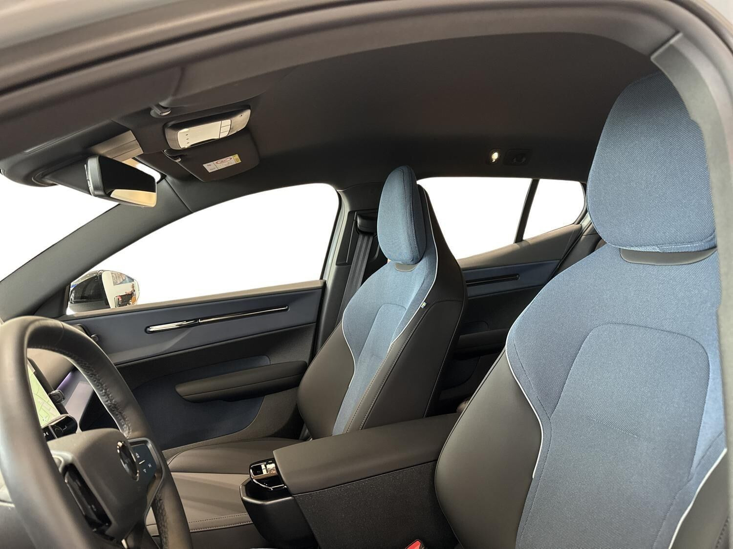 Grå Volvo EX30 fra 2024