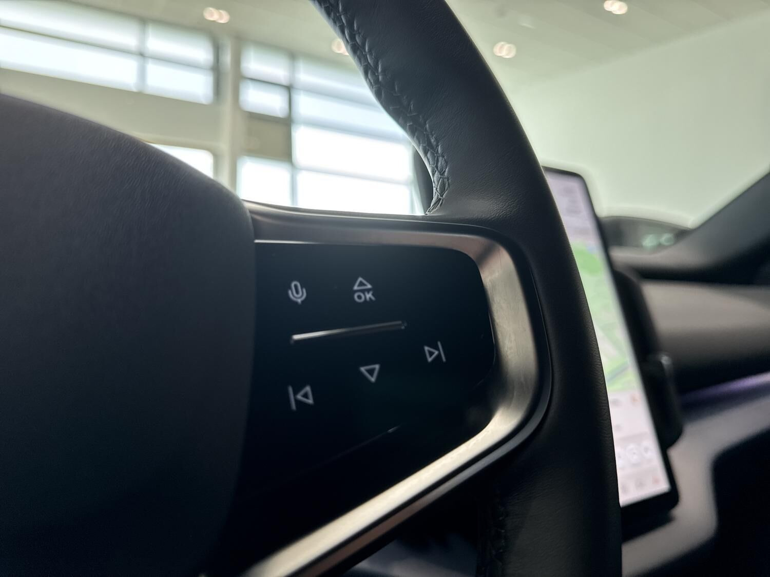 Grå Volvo EX30 fra 2024