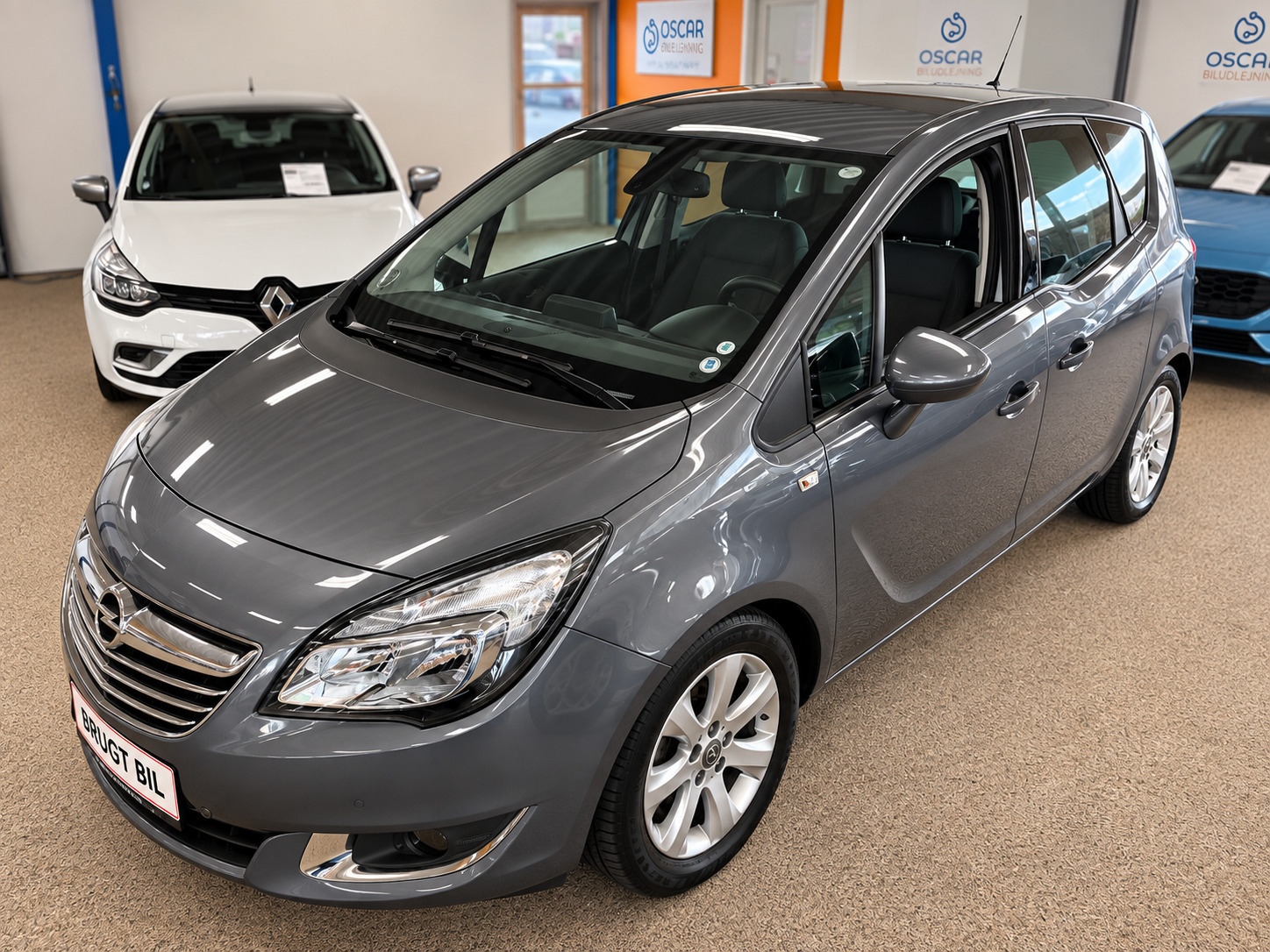 Blå Opel Meriva fra 2016