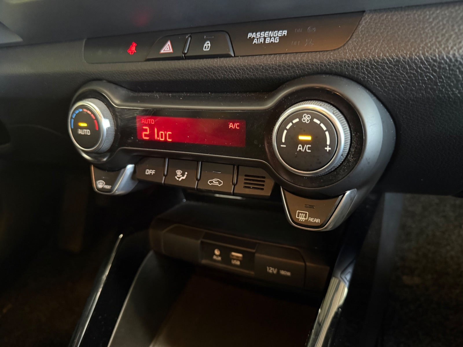 Rød Kia Stonic fra 2019