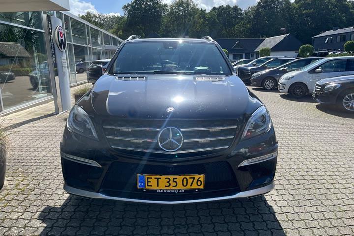 Sort Mercedes ML63 fra 2014