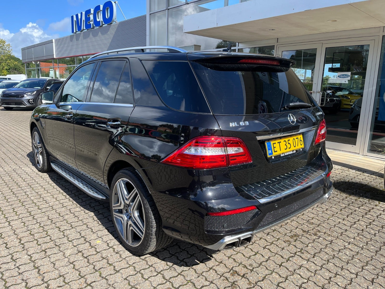 Sort Mercedes ML63 fra 2014
