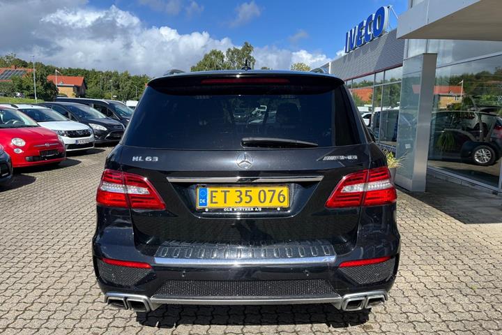 Sort Mercedes ML63 fra 2014